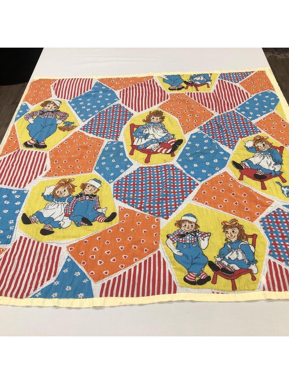 Vtg Raggedy Ann & Andy Baby Quilt Throw Blanket 40”x38” Crib Blanket